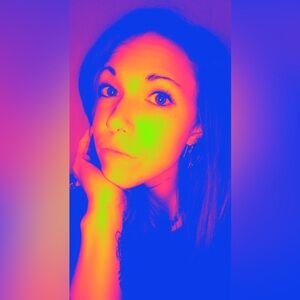 Meet your Posher, Nichole 🌙